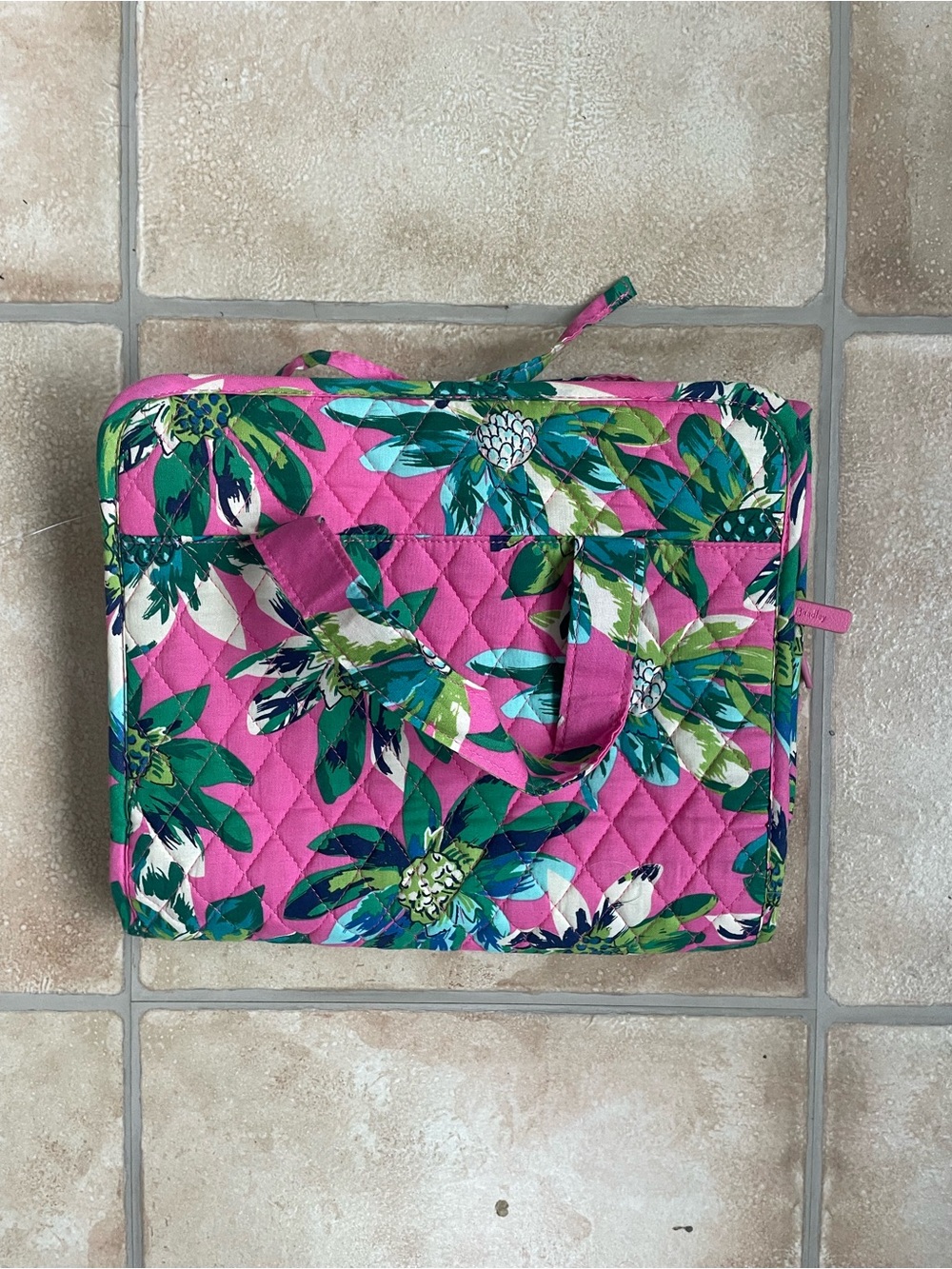 Vera Bradley Tropical Paradise quilted cotton hanging travel toiletry case bag